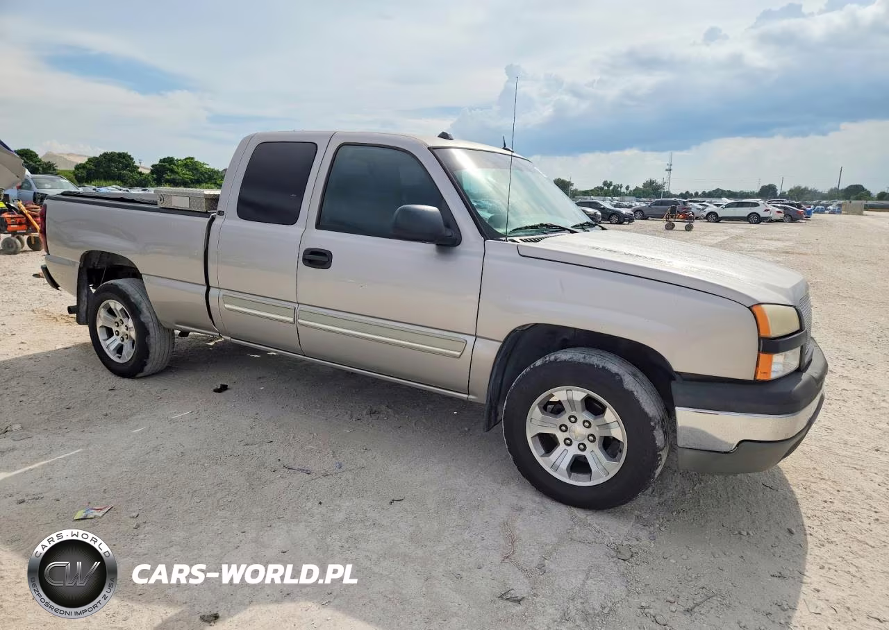 2004 Chevrolet Silverado C1500 VIN:2GCEC19T241388813 - 4