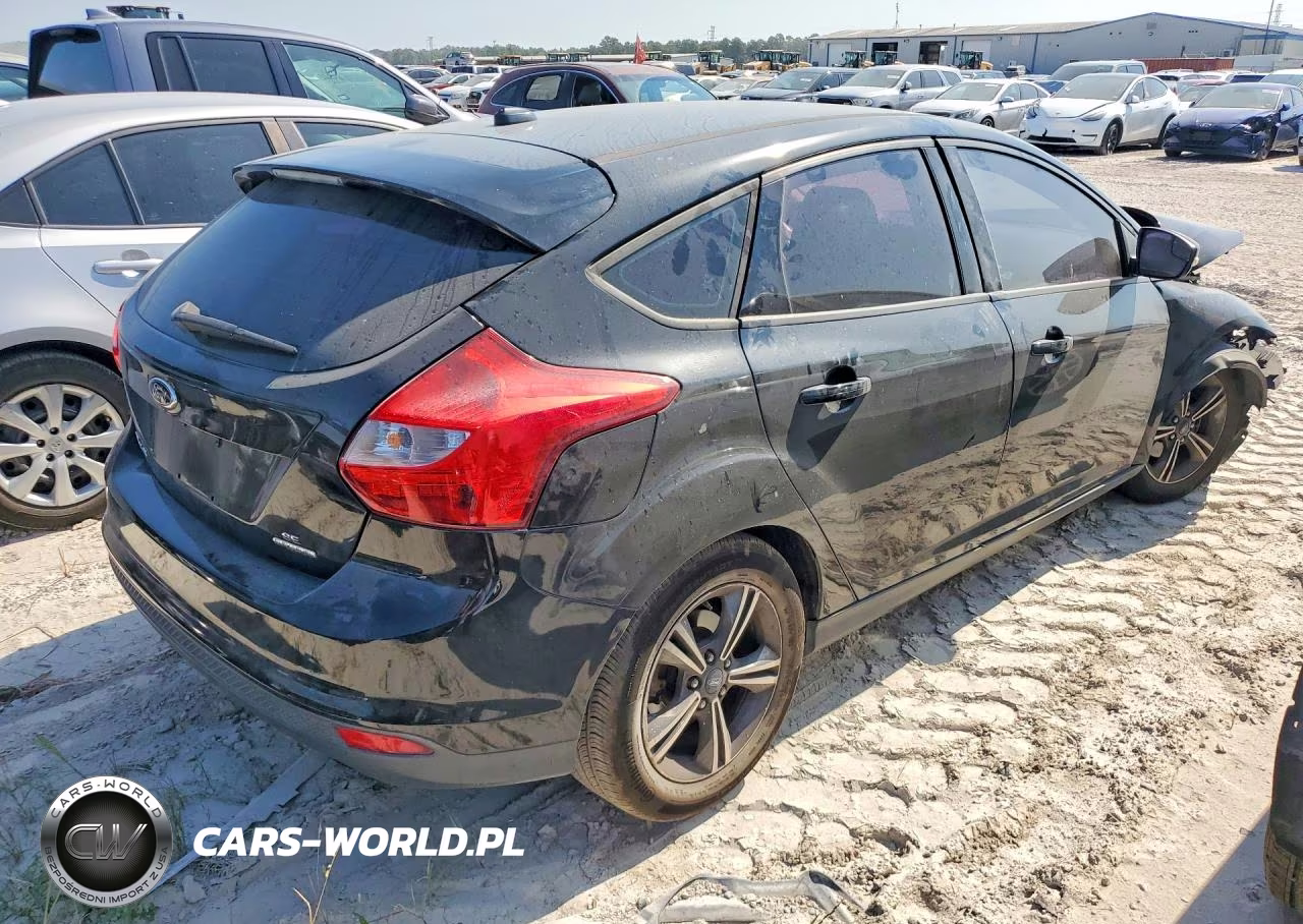 2014 Ford Focus Se VIN:1FADP3K2XEL168253 - 3