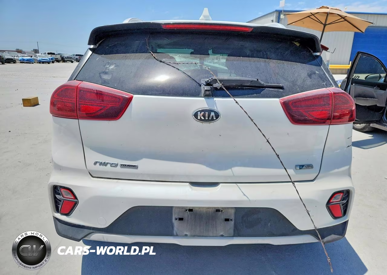 2020 Kia Niro Touring VIN:KNDCC3LC1L5422247 - 6