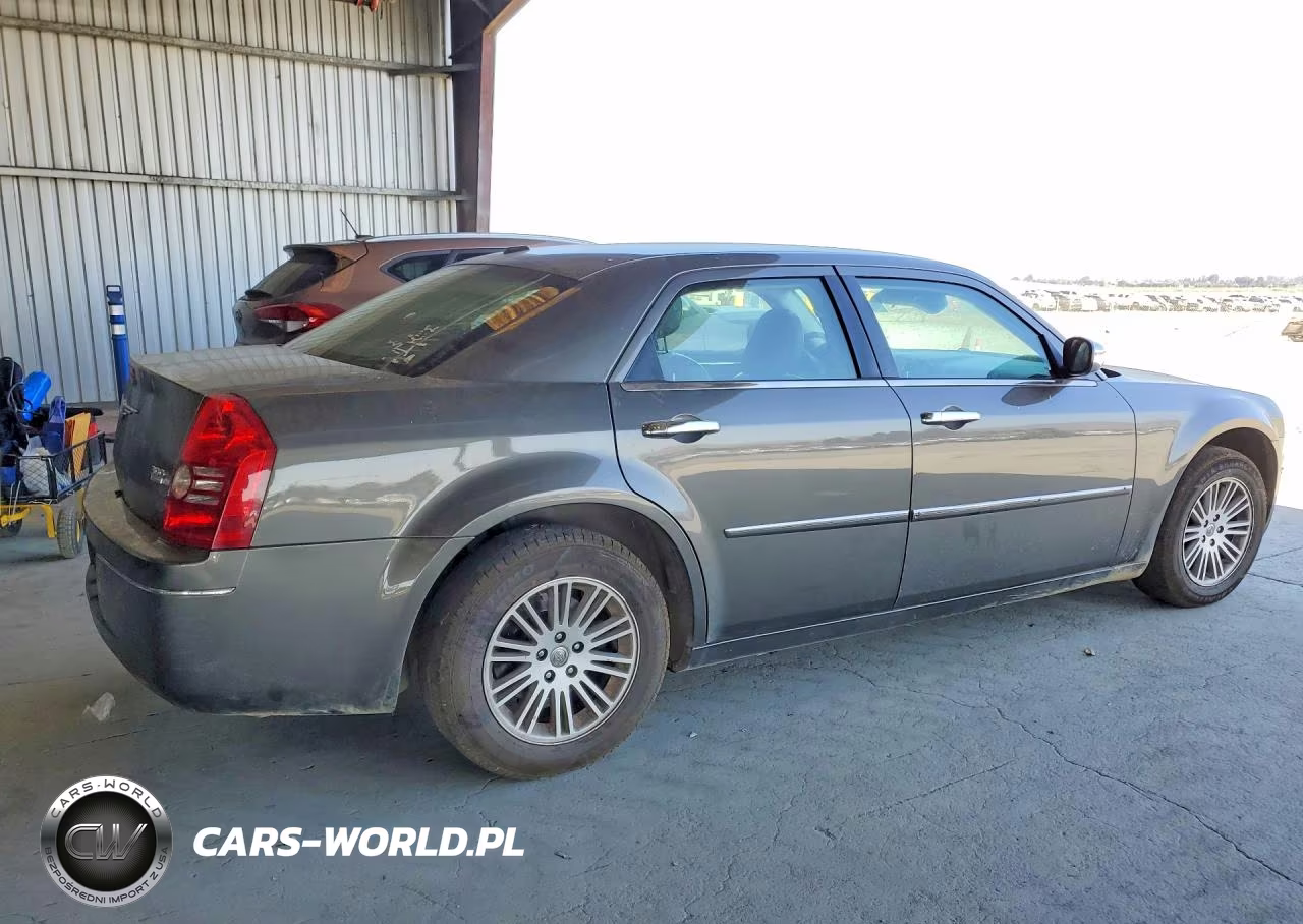 2010 Chrysler 300 Touring VIN:2C3CA5CV3AH206185 - 3