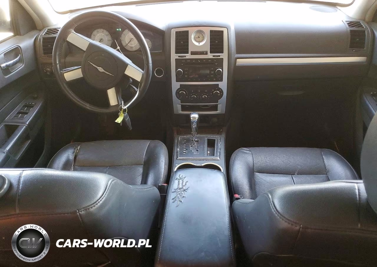 2010 Chrysler 300 Touring VIN:2C3CA5CV3AH206185 - 8