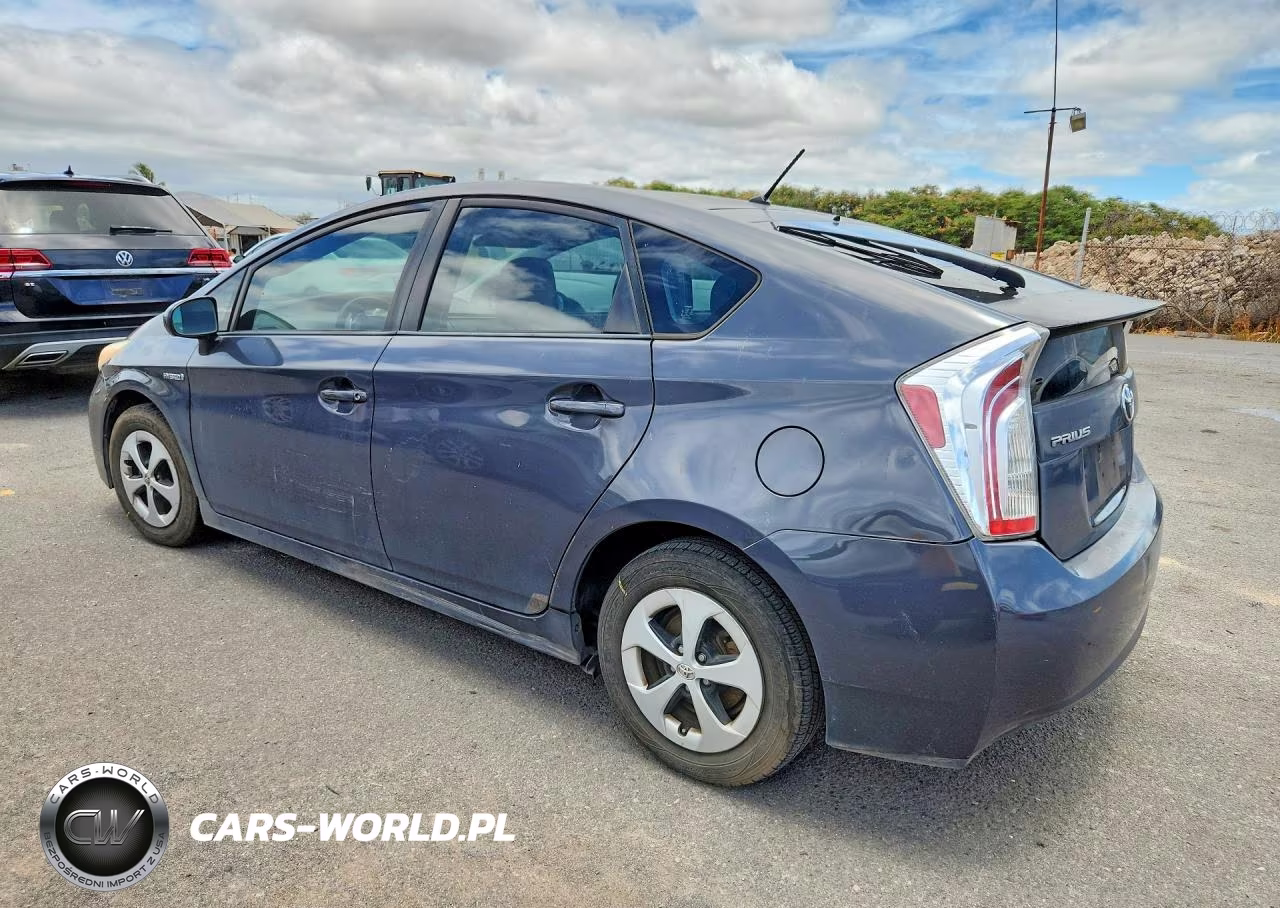 2013 Toyota Prius One VIN:JTDKN3DU0D5557346 - 2