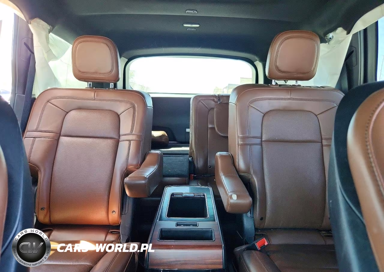 2021 Lincoln Aviator Reserve VIN:5LM5J7XC8MGL14819 - 10