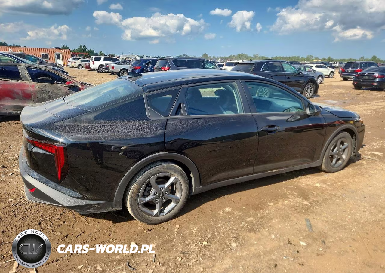 2025 Kia K4 Lxs VIN:3KPFT4DE5SE173070 - 3