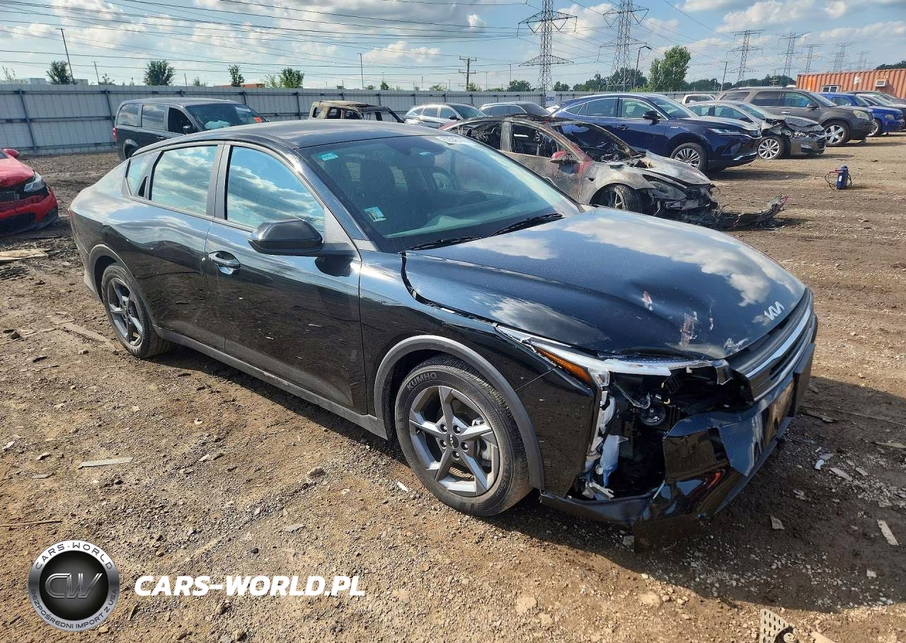 2025 Kia K4 Lxs VIN:3KPFT4DE5SE173070 - 4