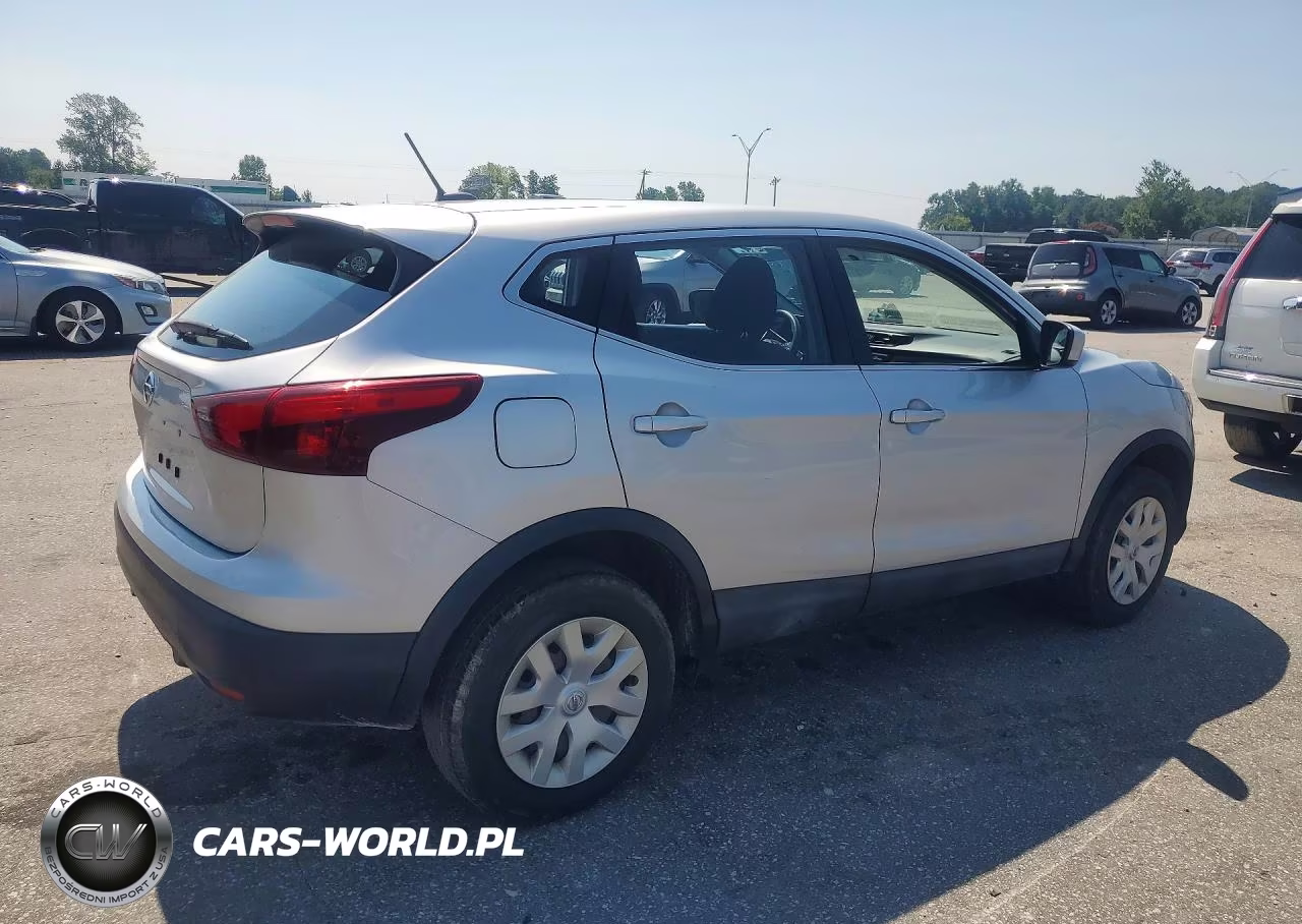 2018 Nissan Rogue Sport S VIN:JN1BJ1CP1JW156666 - 3