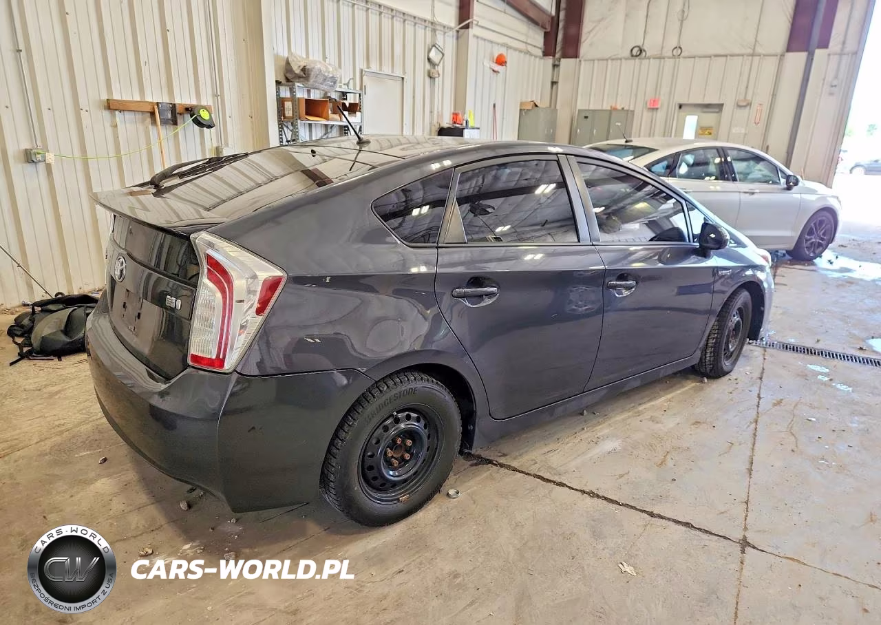 2013 Toyota Prius Two VIN:JTDKN3DU3D1623055 - 3