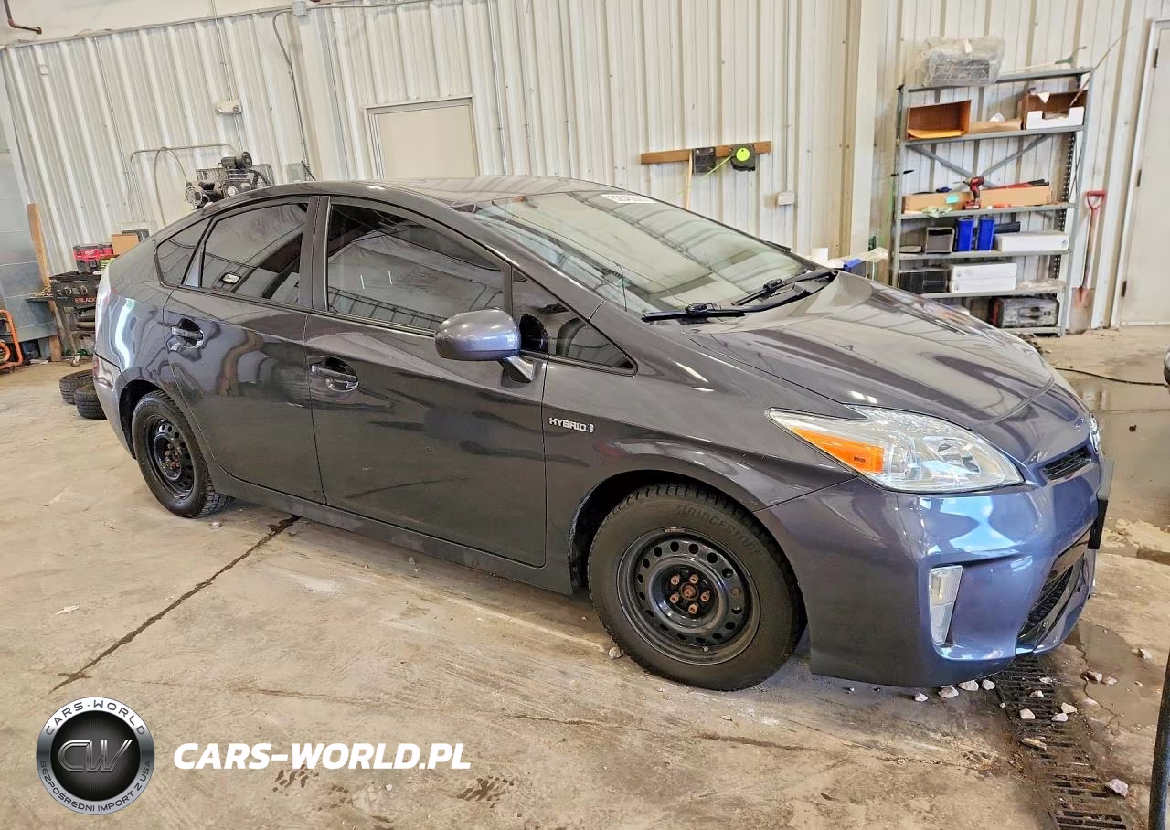 2013 Toyota Prius Two VIN:JTDKN3DU3D1623055 - 4