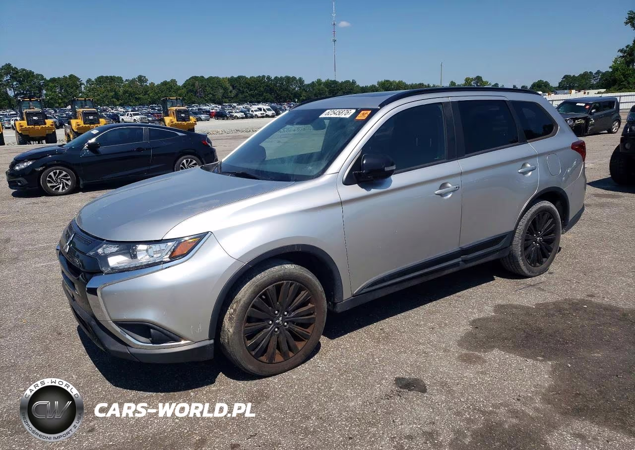 2020 Mitsubishi Outlander Se – zdjęcie 1 z 13