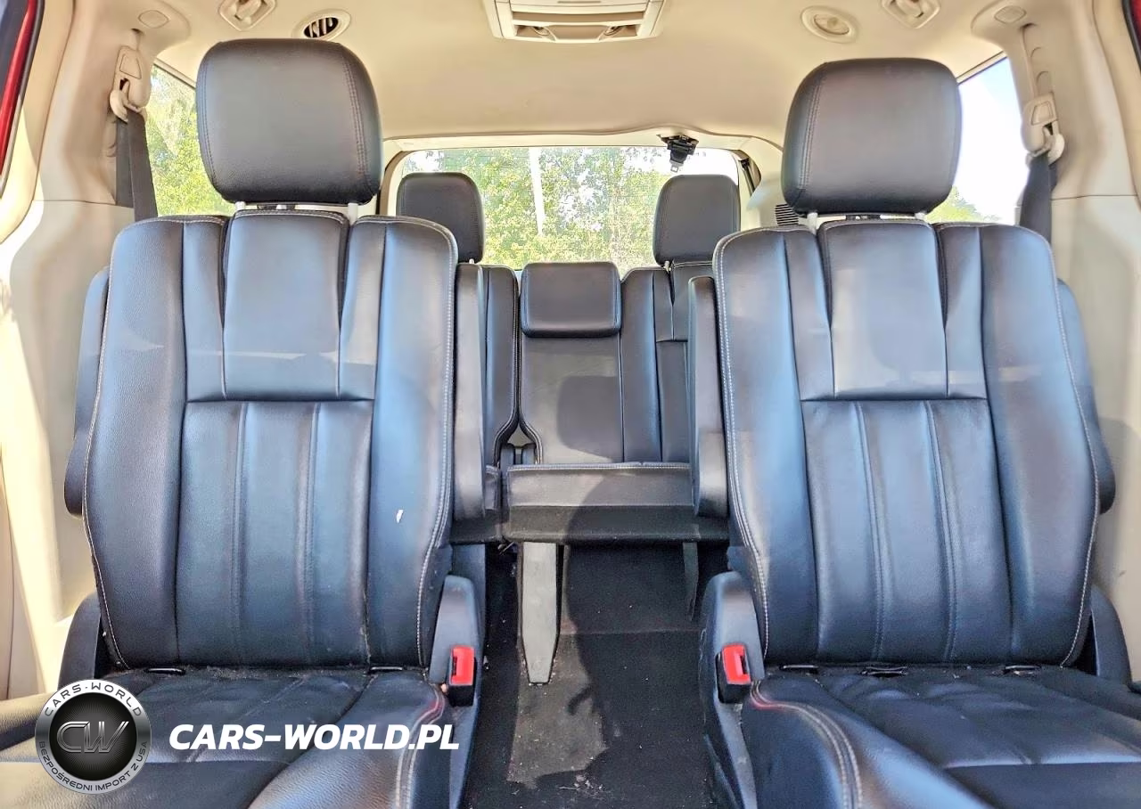 2014 Chrysler Town & Country Touring VIN:2C4RC1BG2ER160120 - 10