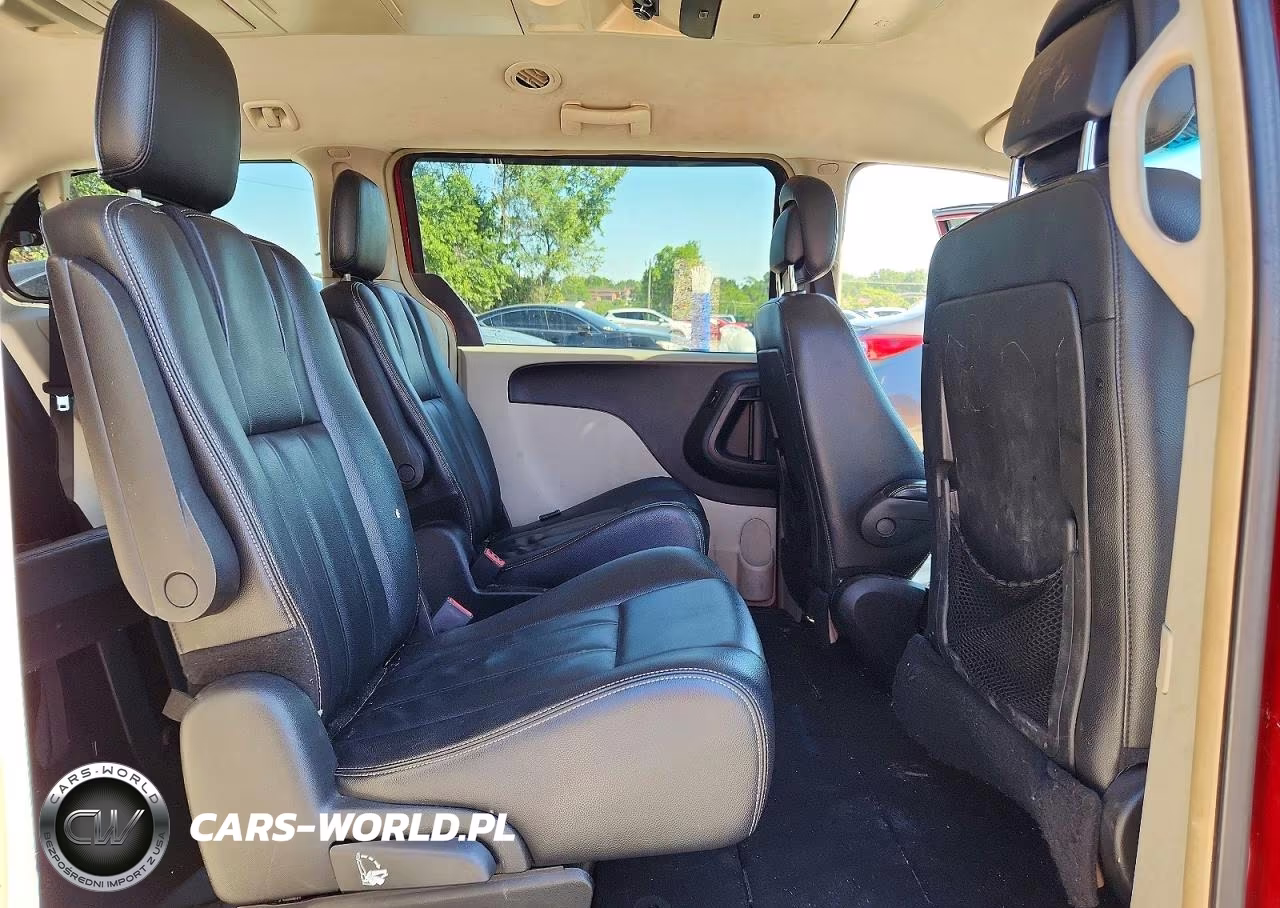 2014 Chrysler Town & Country Touring VIN:2C4RC1BG2ER160120 - 11