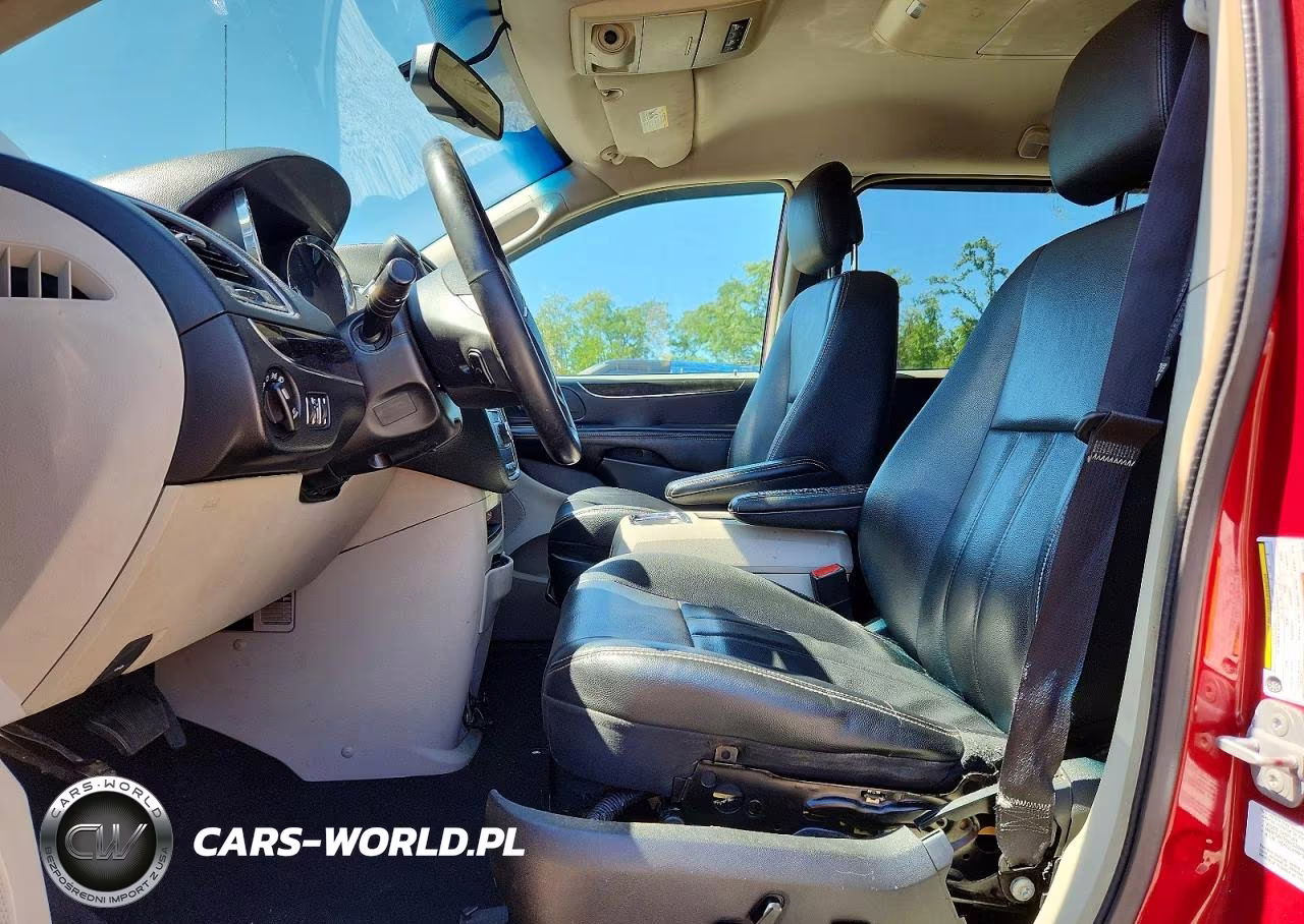 2014 Chrysler Town & Country Touring VIN:2C4RC1BG2ER160120 - 7