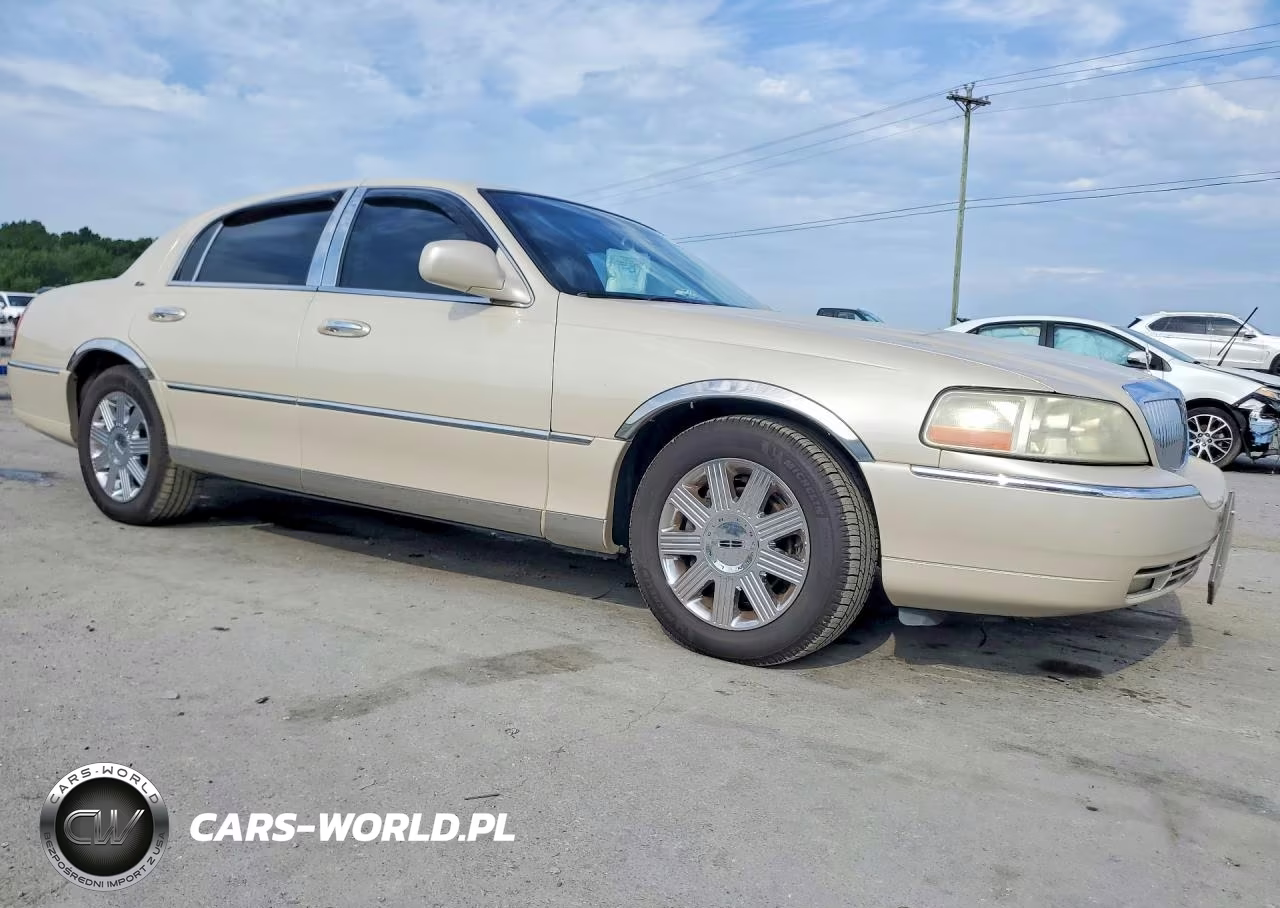 2003 Lincoln Town Car Cartier VIN:1LNHM83W13Y621271 - 4