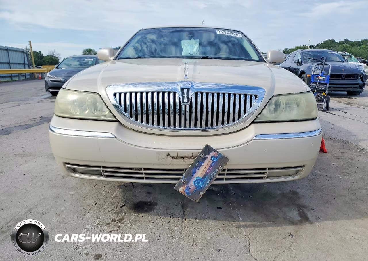 2003 Lincoln Town Car Cartier VIN:1LNHM83W13Y621271 - 5