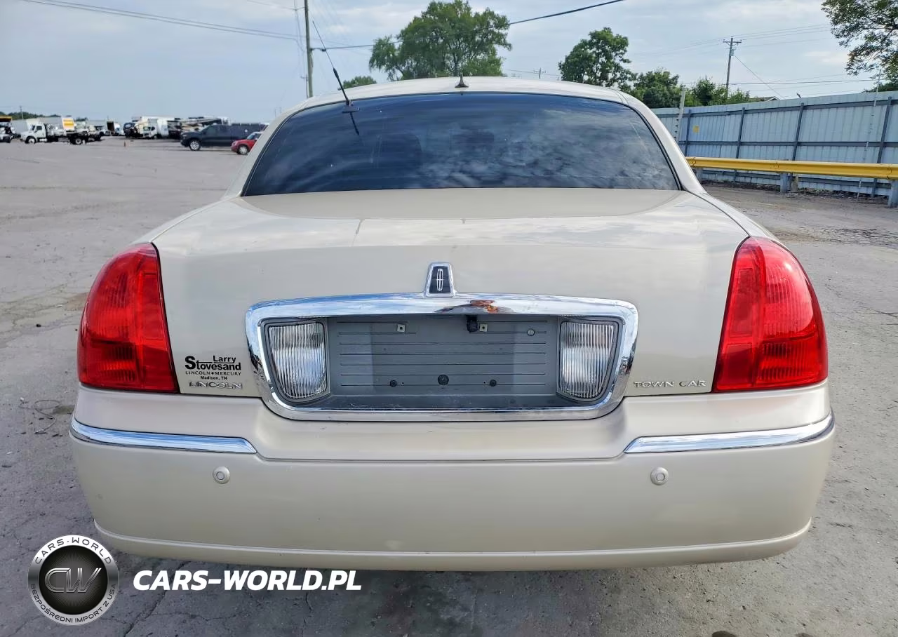 2003 Lincoln Town Car Cartier VIN:1LNHM83W13Y621271 - 6