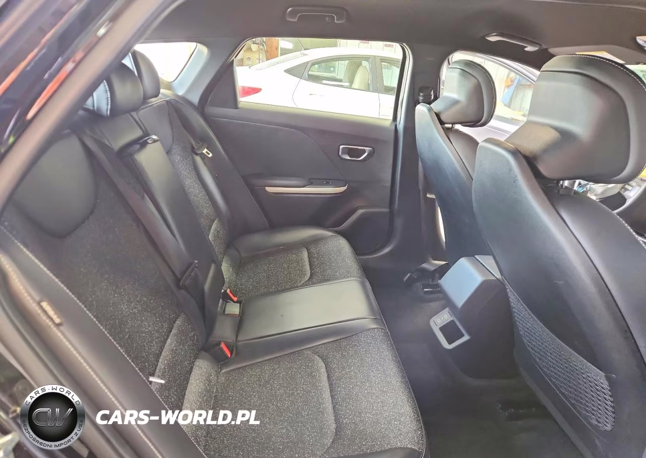 2025 Kia K4 Gt Line VIN:3KPFW4DE1SE042273 - 10