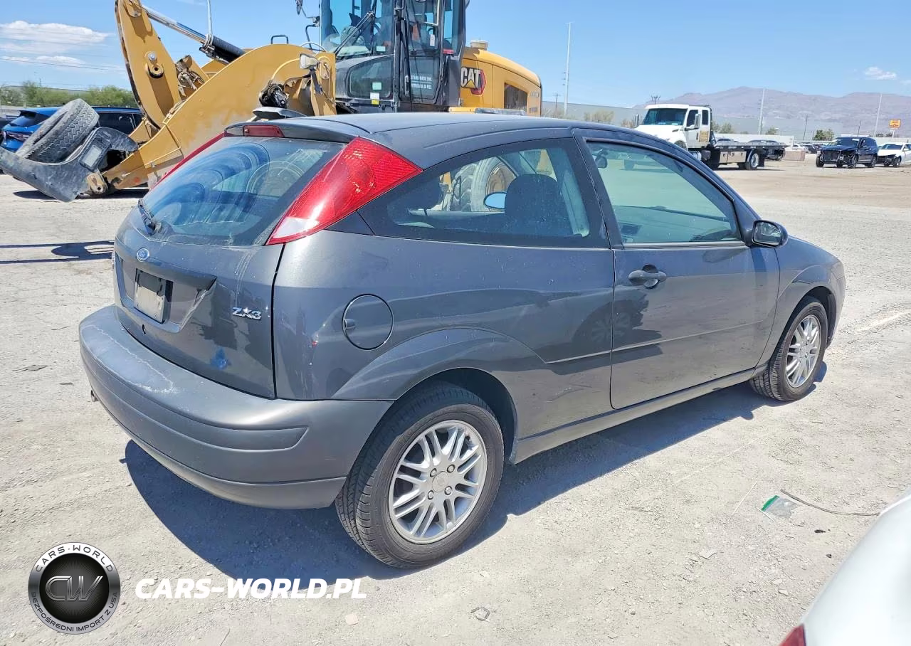 2005 Ford Focus Zx3 VIN:3FAFP31N55R105096 - 3
