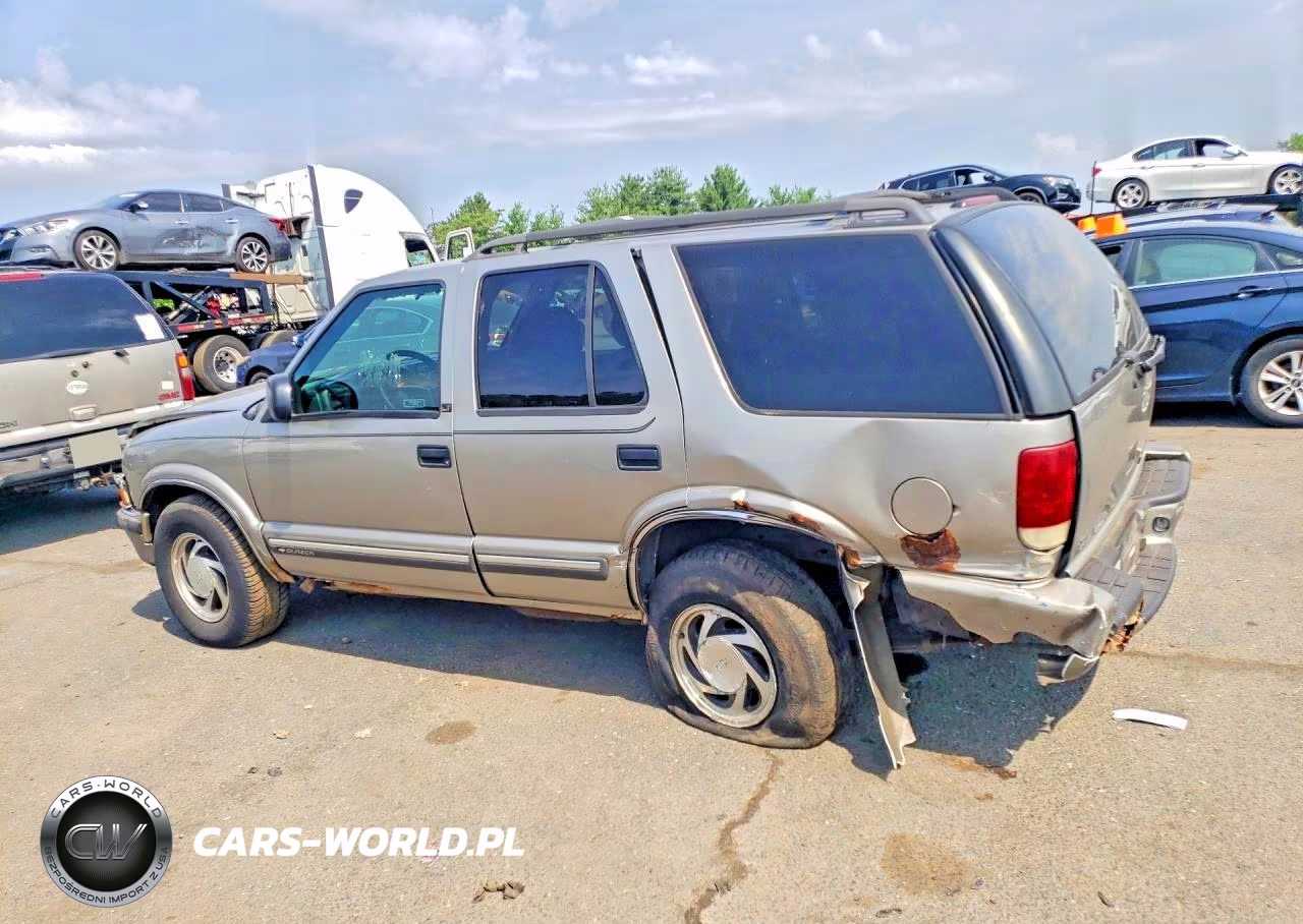 2000 Chevrolet Blazer VIN:1GNDT13W3Y2220027 - 3