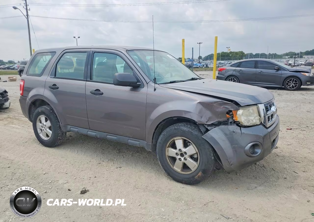 2012 Ford Escape Xls VIN:1FMCU9C73CKC68902 - 4