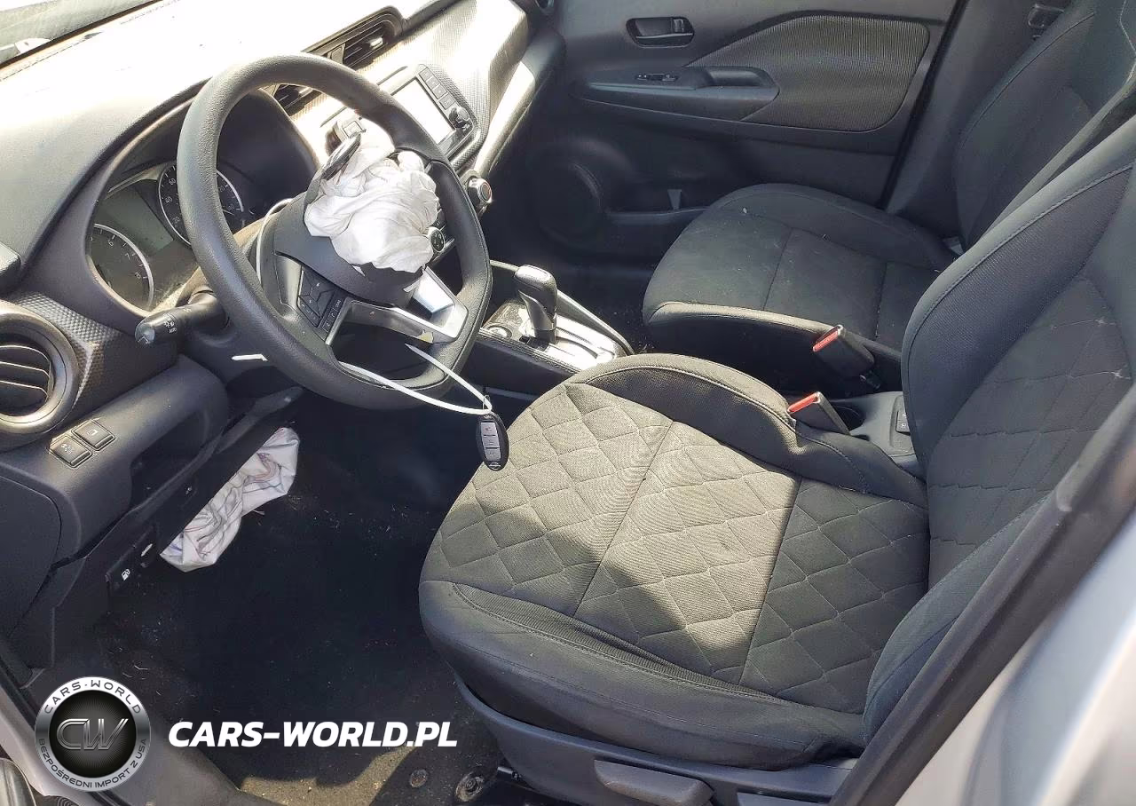2018 Nissan Kicks S VIN:3N1CP5CU7JL530929 - 7