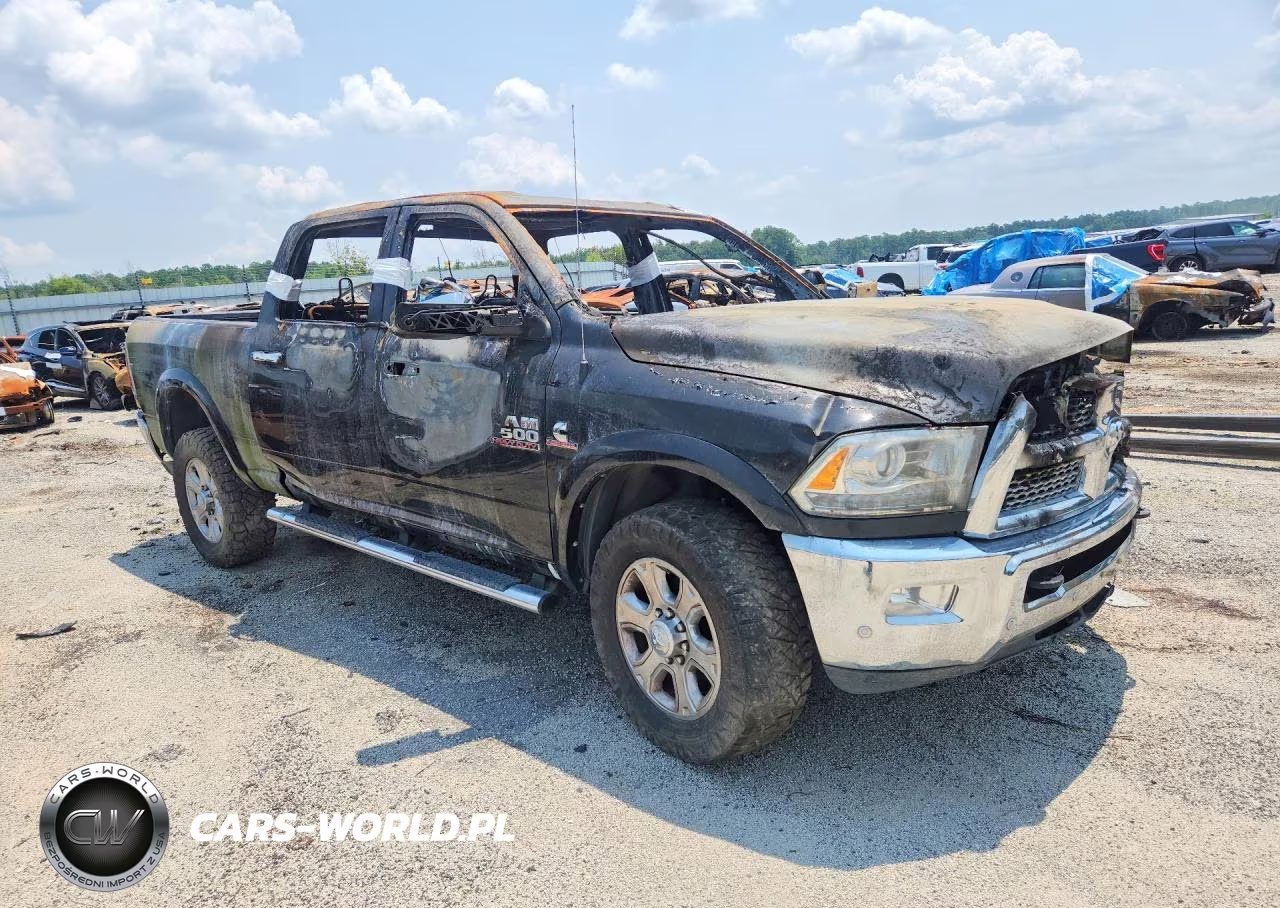 2016 Ram 2500 Laramie VIN:3C6UR5FL1GG109070 - 4