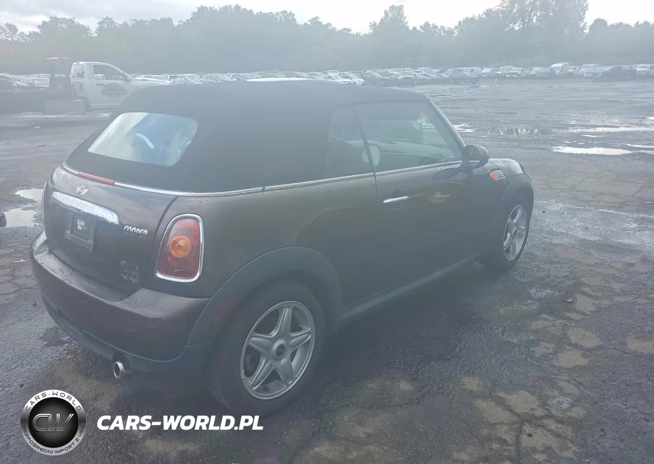 2009 Mini Cooper VIN:WMWMR33539TU96615 - 3