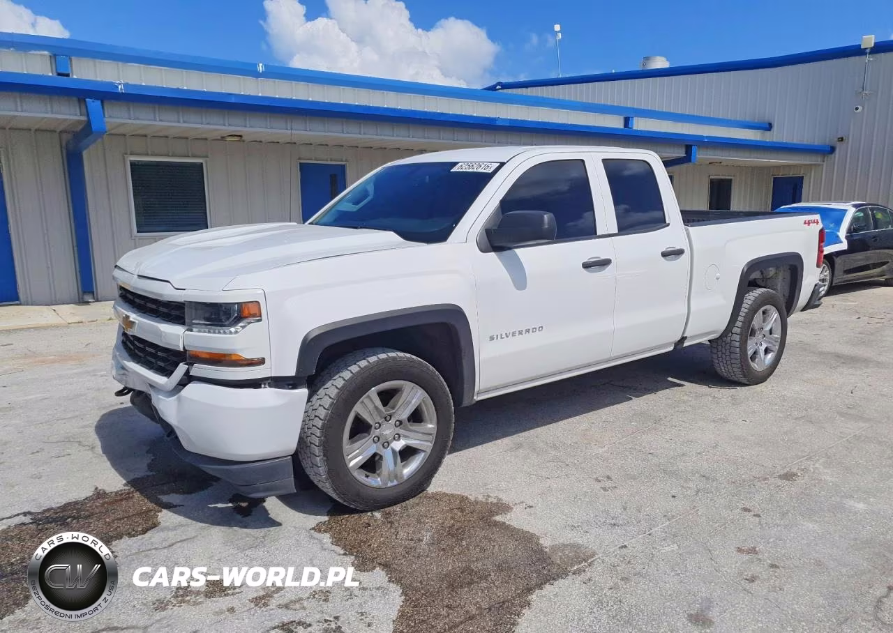 2018 Chevrolet Silverado K1500 Custom VIN:1GCVKPEH8JZ206736 - 1