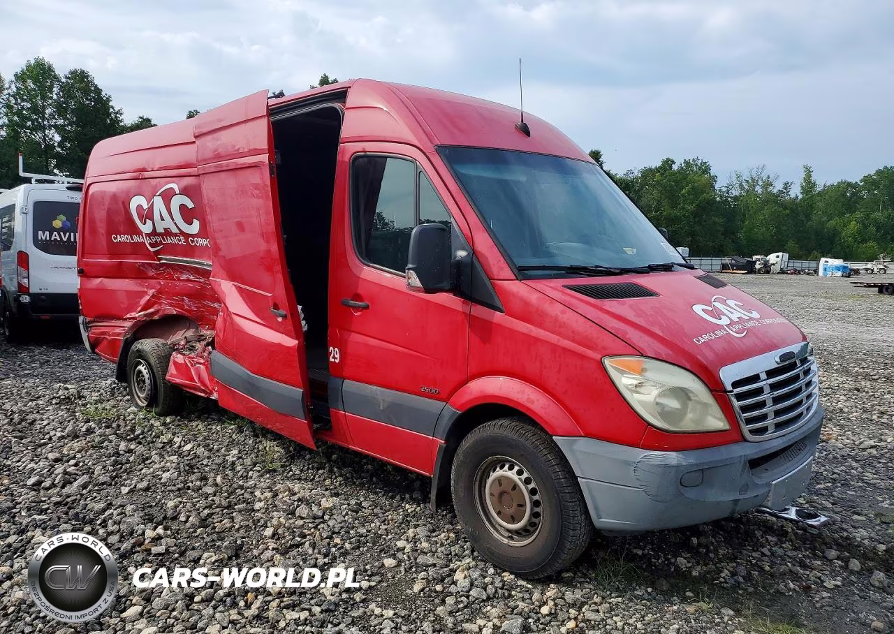 2010 Freightliner Sprinter 2500 Delivery Van VIN:WDYPE8CCXA5471358 - 4