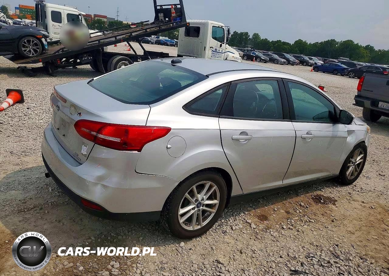 2016 Ford Focus Se VIN:1FADP3F26GL281369 - 3