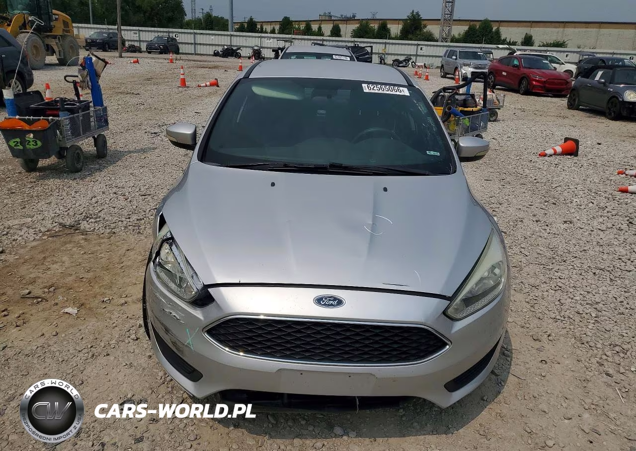 2016 Ford Focus Se VIN:1FADP3F26GL281369 - 5