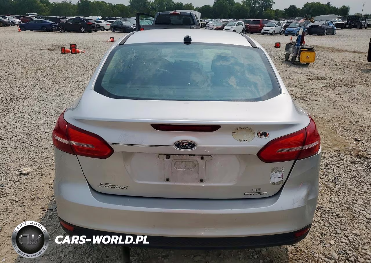 2016 Ford Focus Se VIN:1FADP3F26GL281369 - 6