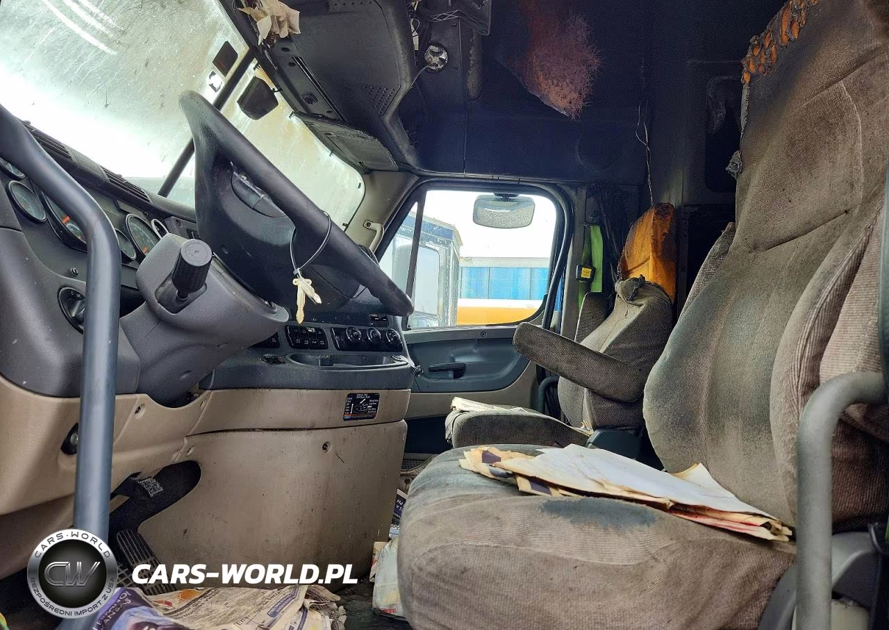 2016 Freightliner Cascadia 125 VIN:3AKJGLDR0GSGZ1193 - 7