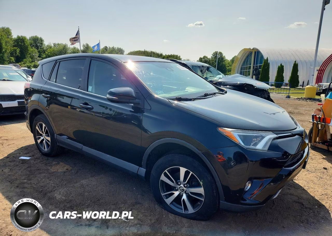 2018 Toyota Rav4 Xle VIN:2T3RFREV6JW803195 - 4