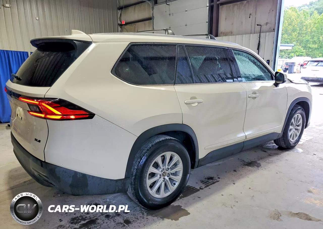 2024 Toyota Grand Highlander Xle VIN:5TDAAAB59RS037722 - 3