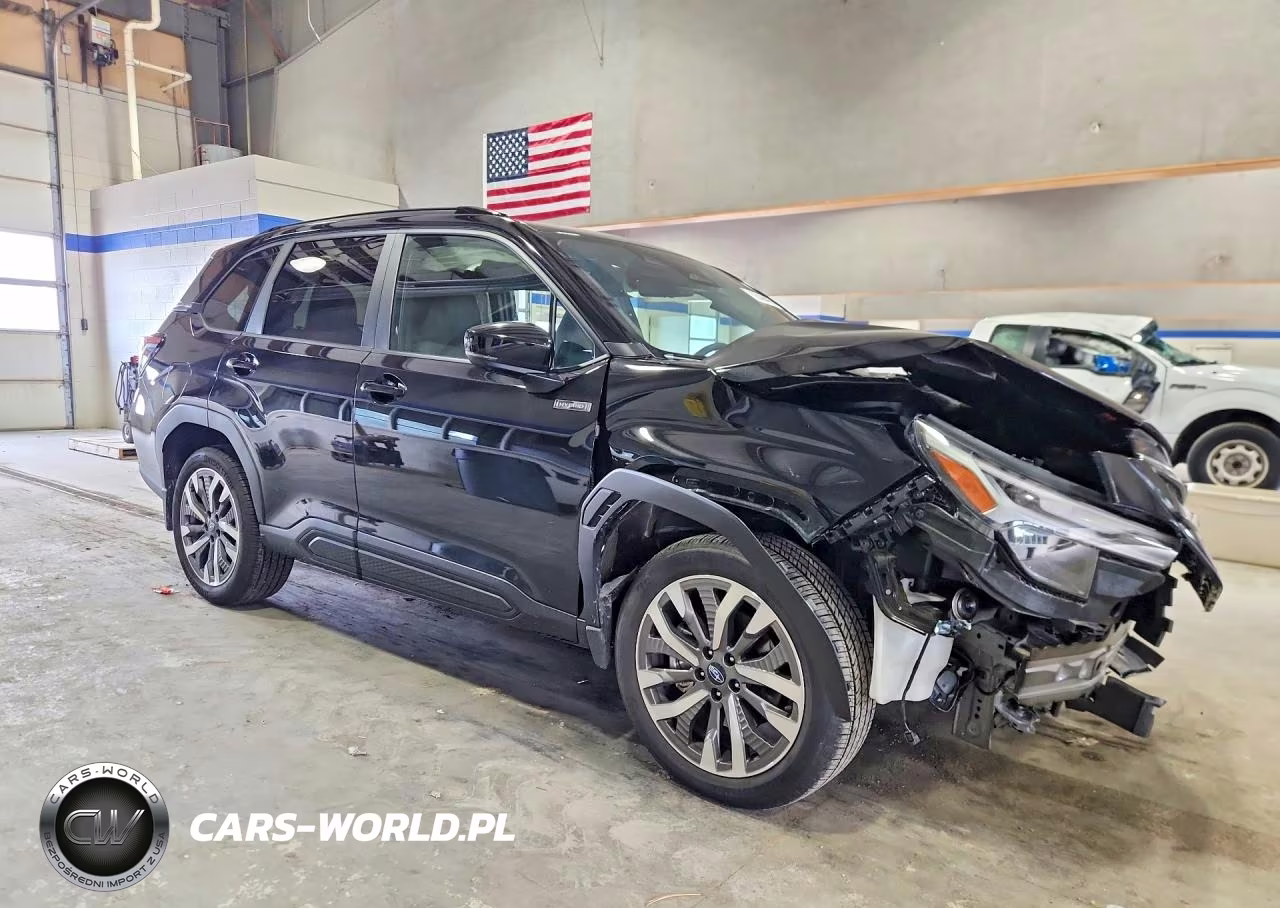 2025 Subaru Forester Touring VIN:JF2SLSTDXSH451713 - 4