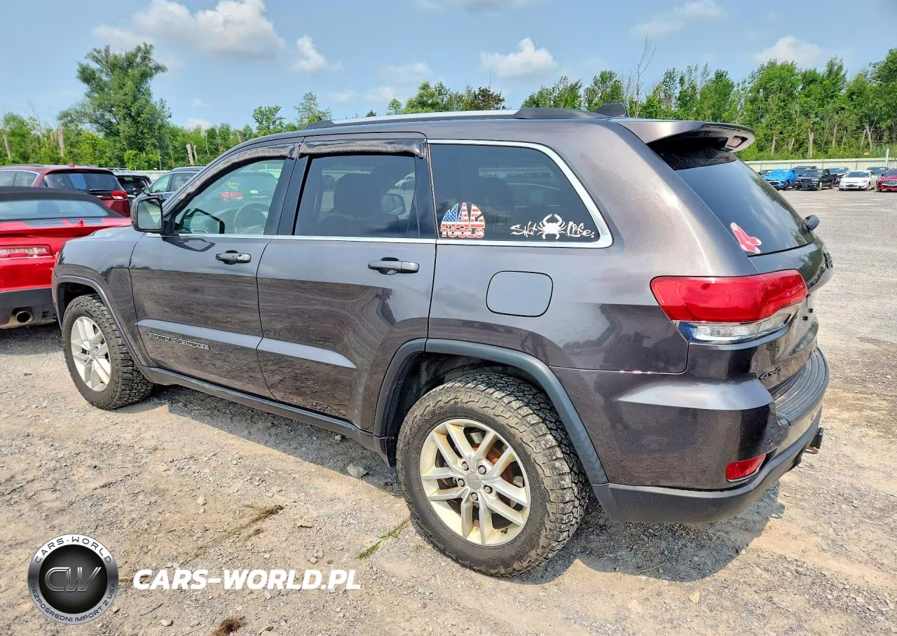 2017 Jeep Grand Cherokee Laredo VIN:1C4RJFAGXHC963582 - 2