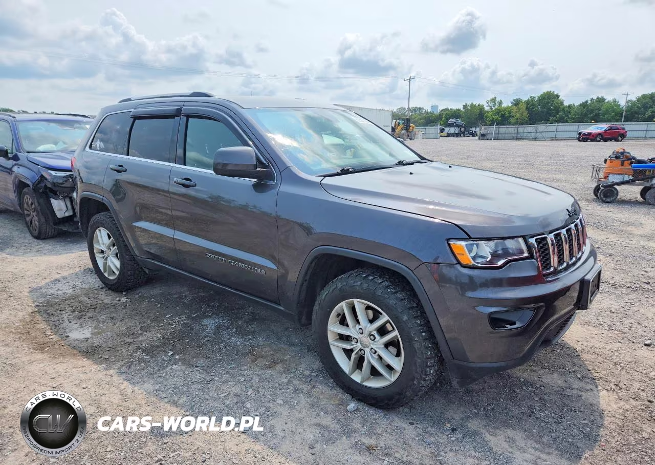 2017 Jeep Grand Cherokee Laredo VIN:1C4RJFAGXHC963582 - 4