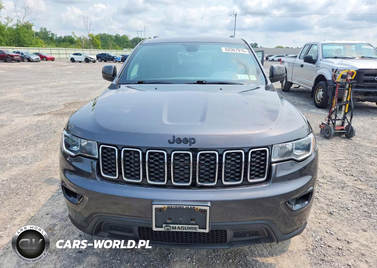 2017 Jeep Grand Cherokee Laredo VIN:1C4RJFAGXHC963582 - 5