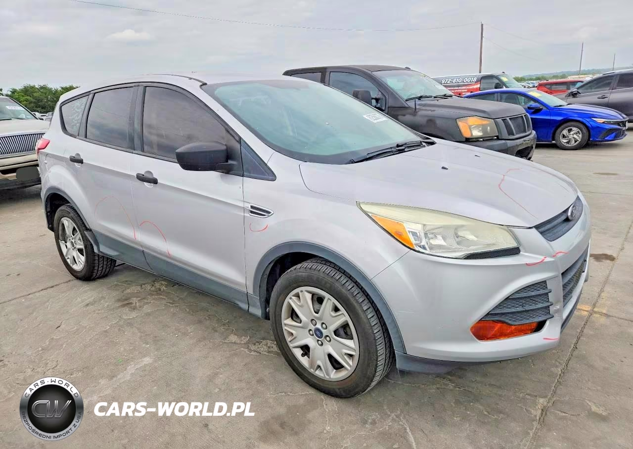 2013 Ford Escape S VIN:1FMCU0F70DUB45880 - 4