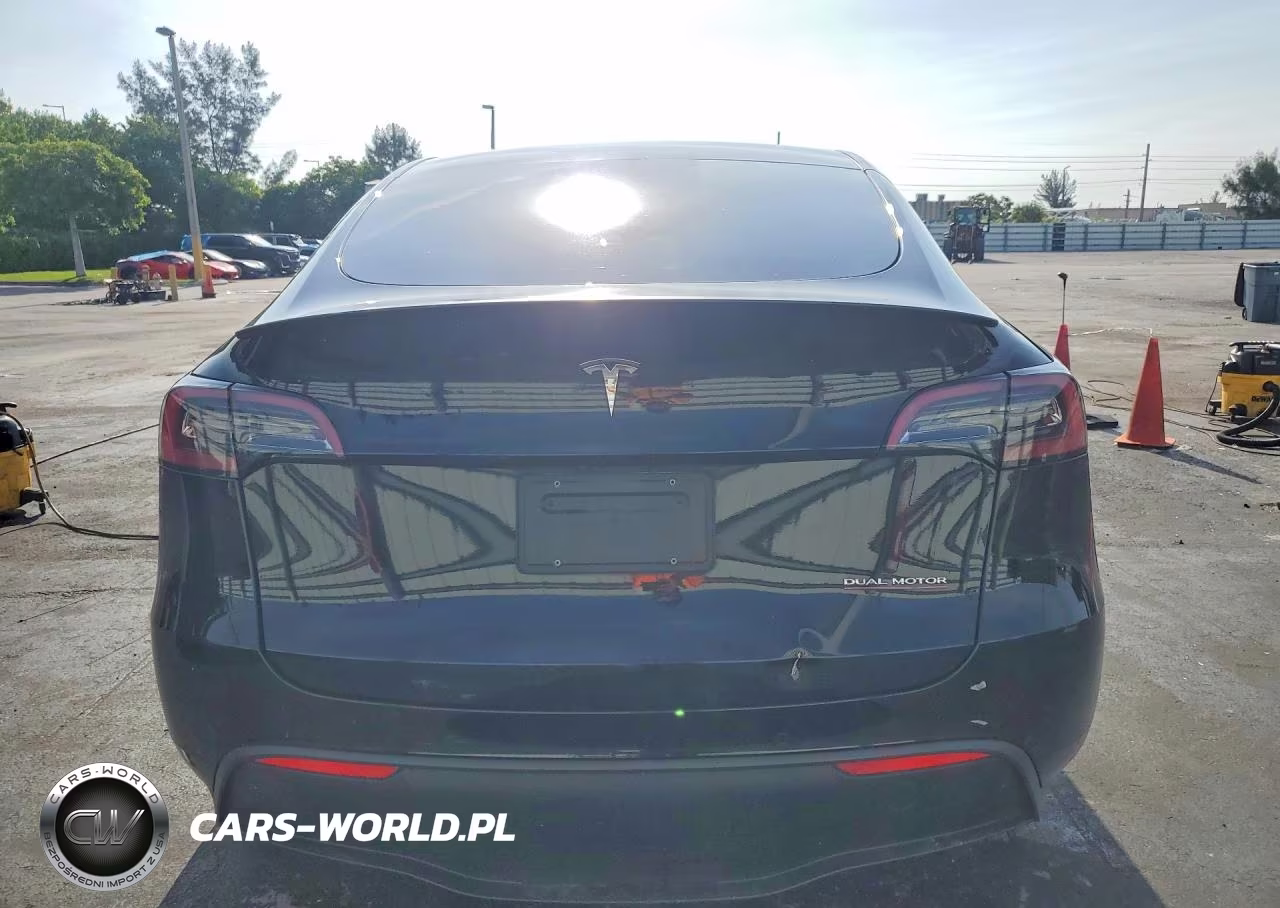 2022 Tesla Model Y VIN:7SAYGDEF0NF392251 - 6