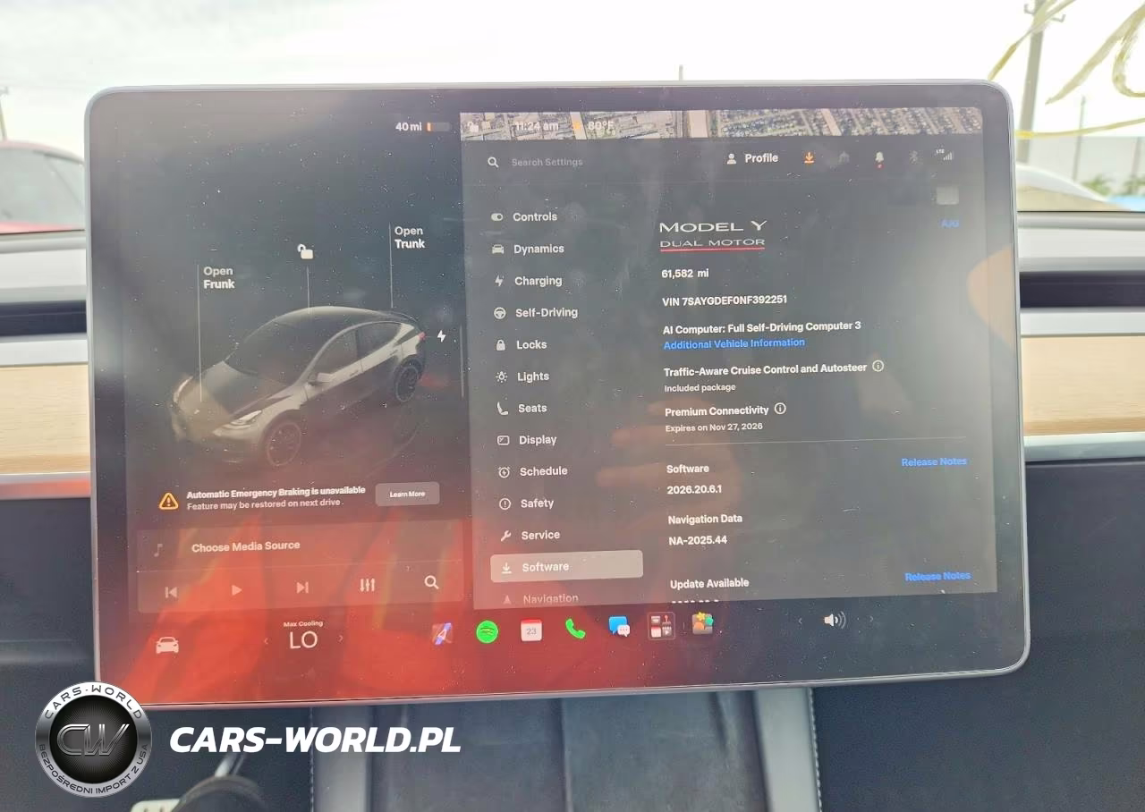 2022 Tesla Model Y VIN:7SAYGDEF0NF392251 - 9