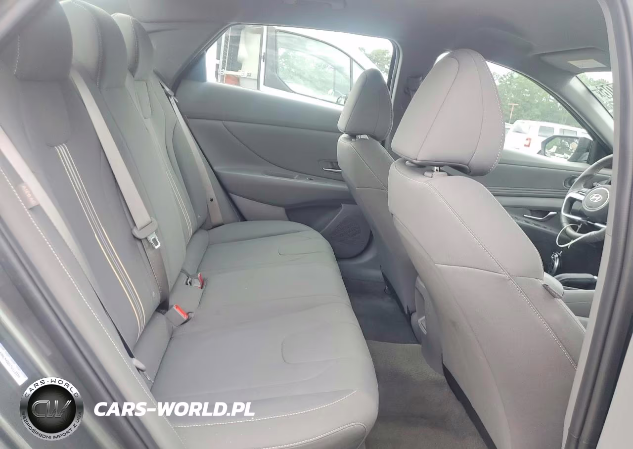 2026 Hyundai Elantra Sel Sport VIN:KMHLM4DGXTU113334 - 10