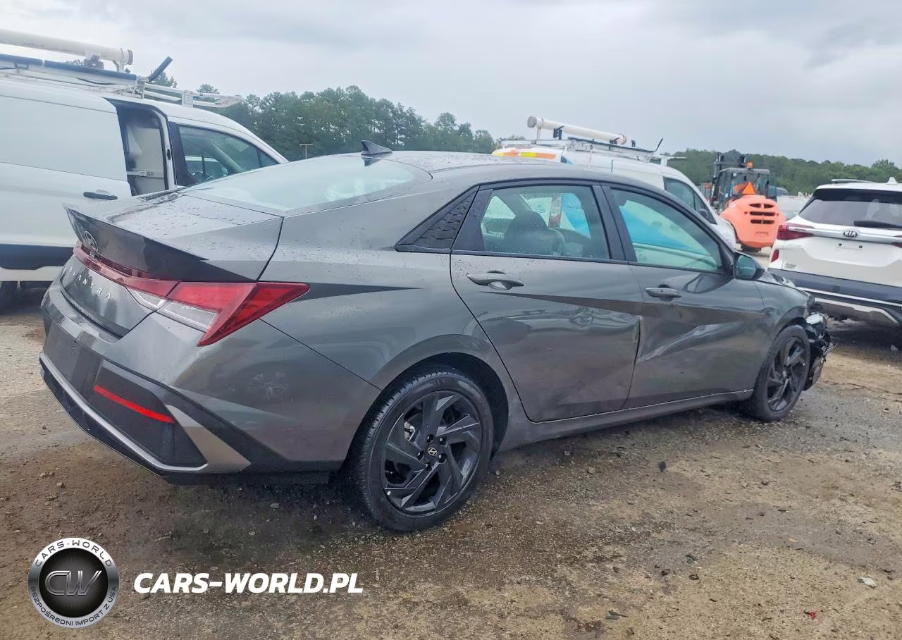 2026 Hyundai Elantra Sel Sport VIN:KMHLM4DGXTU113334 - 3