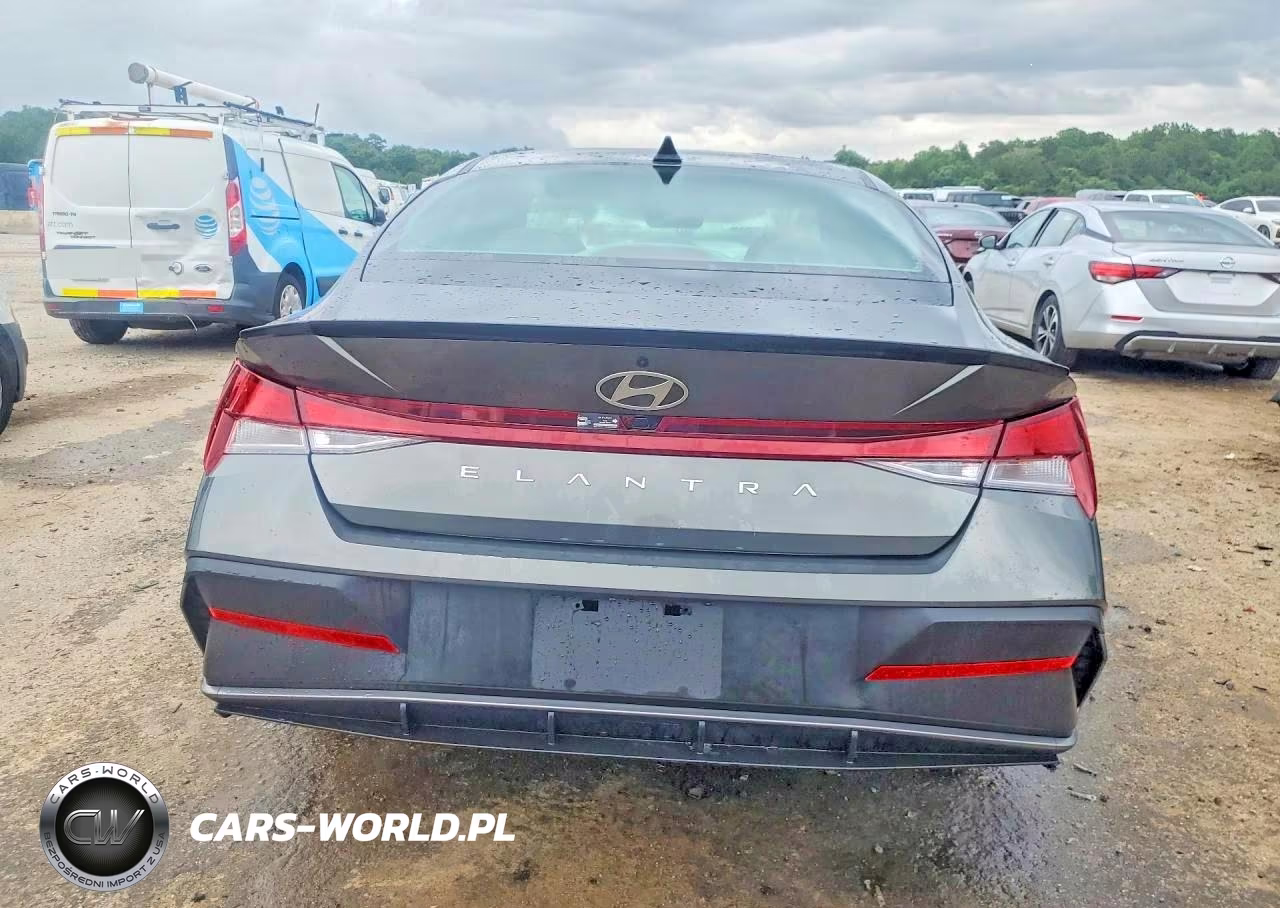 2026 Hyundai Elantra Sel Sport VIN:KMHLM4DGXTU113334 - 6