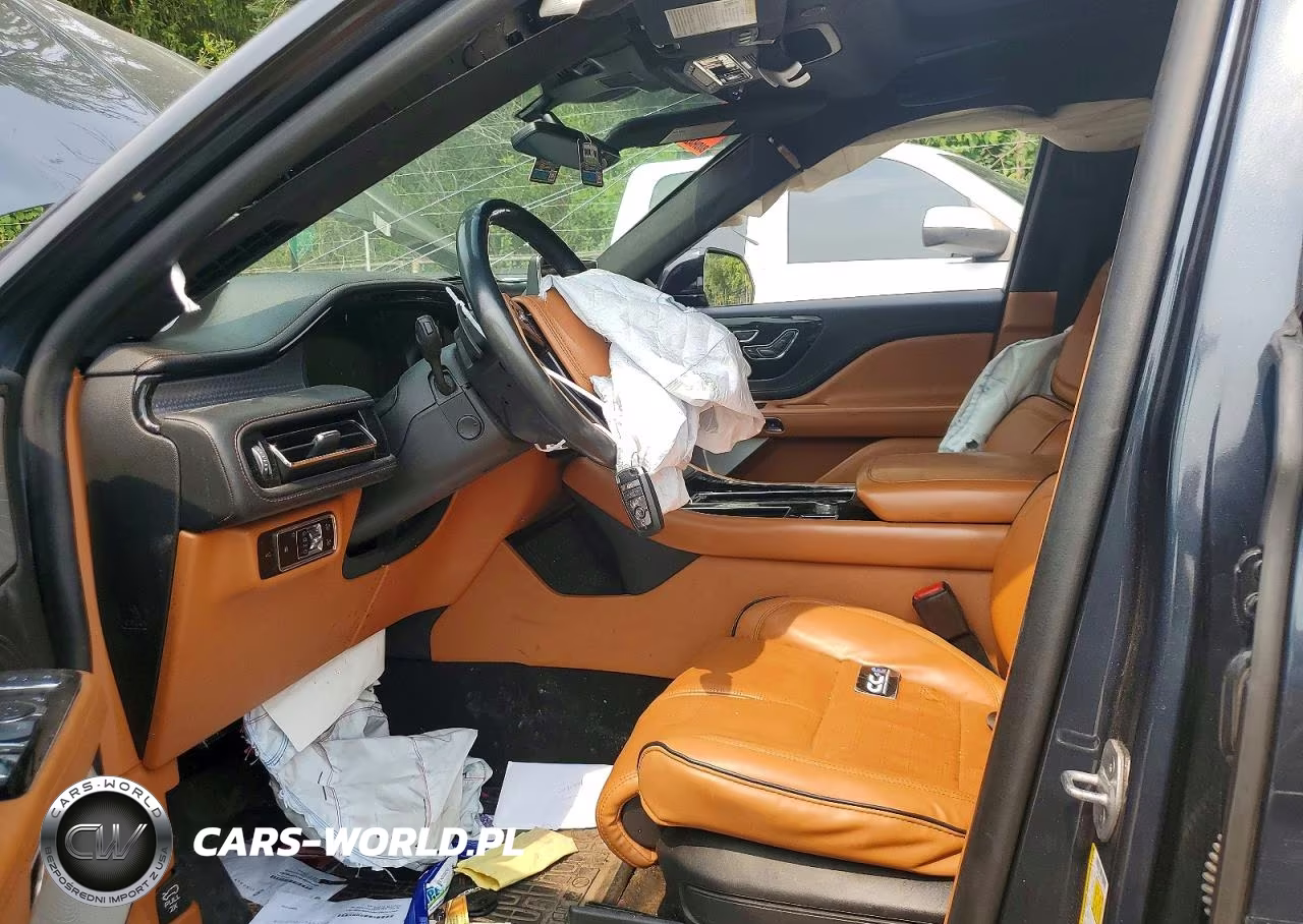 2023 Lincoln Aviator Black Label VIN:5LM5J9XC7PGL21518 - 7