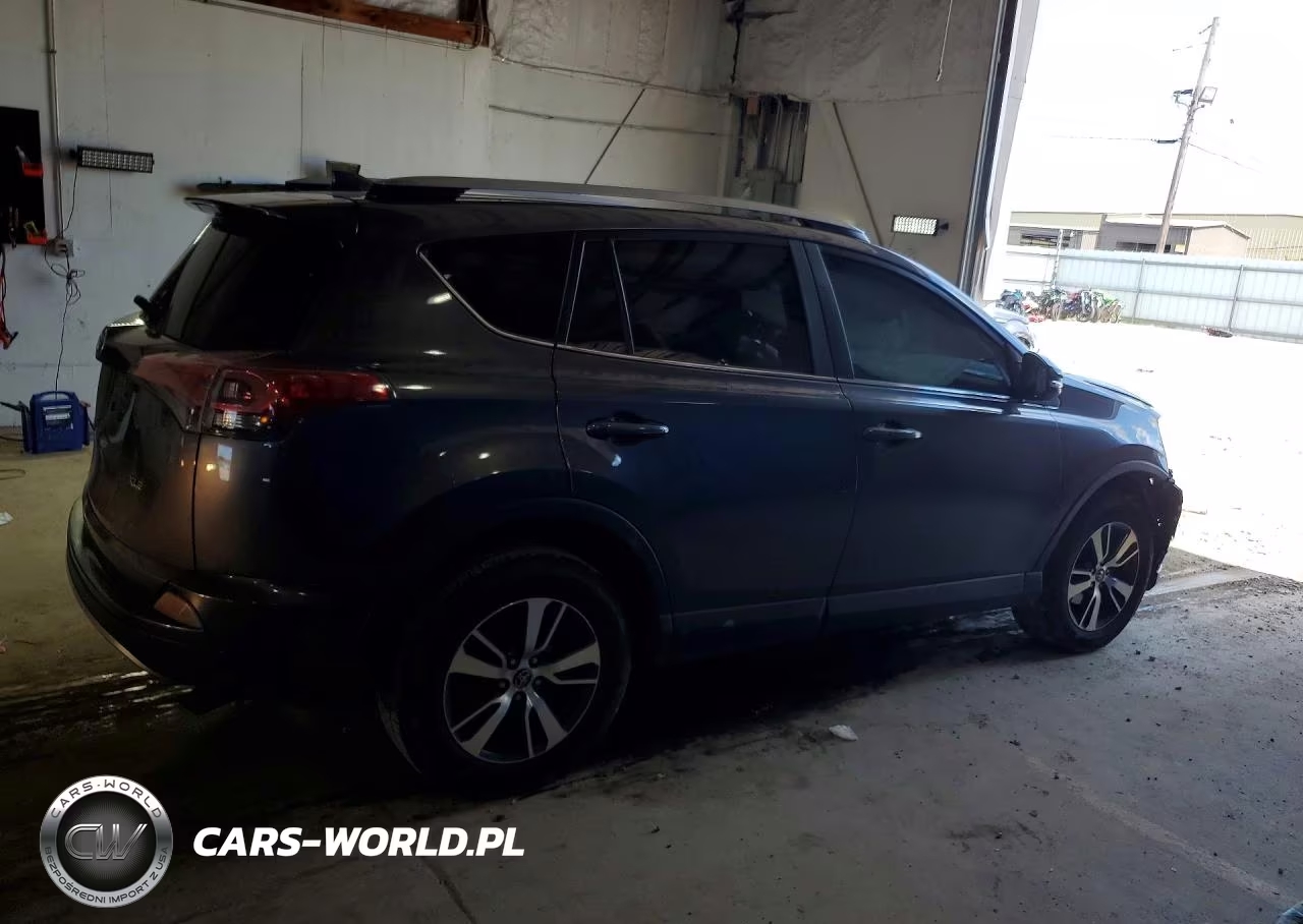 2017 Toyota Rav4 Xle VIN:JTMWFREV0HJ123305 - 3
