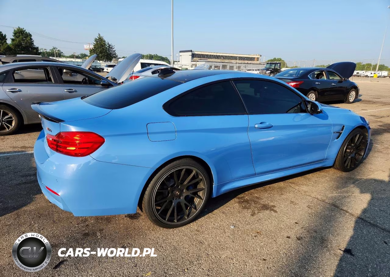 2015 BMW M4 VIN:WBS3R9C56FK333646 - 3