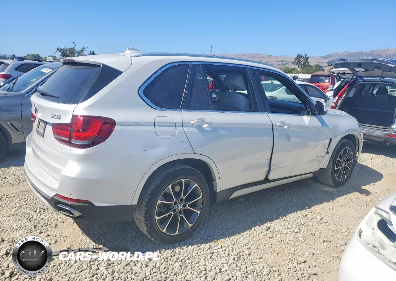 2018 BMW X5 xDrive35I VIN:5UXKR0C58J0X89682 - 3