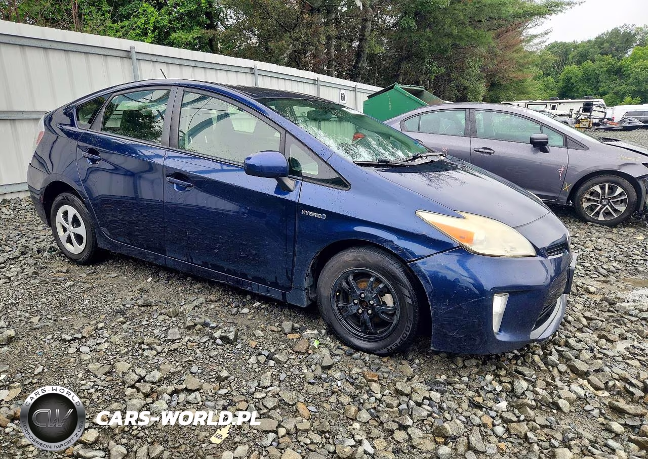 2012 Toyota Prius Three VIN:JTDKN3DU6C1527936 - 4