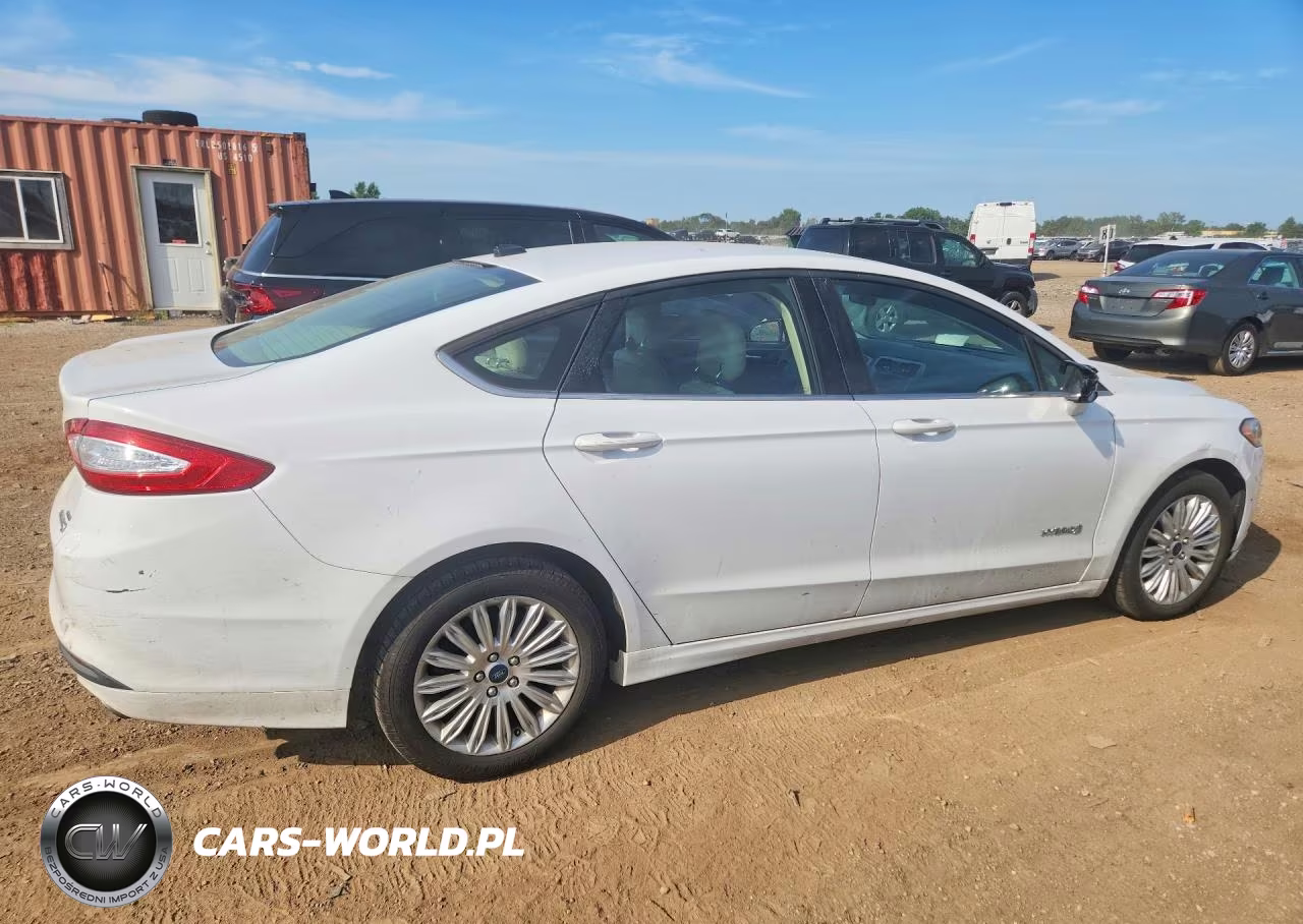2014 Ford Fusion Se Hybrid VIN:3FA6P0LU2ER339036 - 3